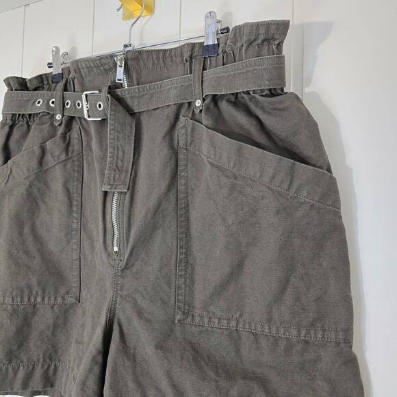Banana Republic Paper Bag Shorts with Belt, NWOT, Olive Green Size 16 - Picture 3 of 9